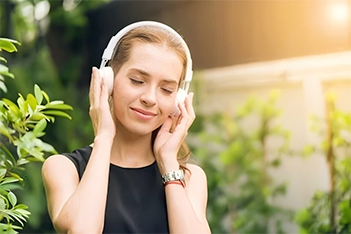 Choosing the Best Noise Cancelling Earphones